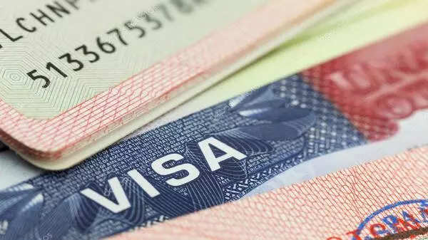 美国公民及移民服务局放宽签证条件，对美国失业员工来说是个好消息